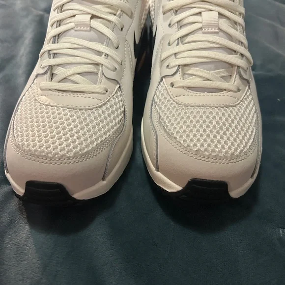 Nike Air Max - Picture 4 of 12